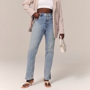 Abercrombie Curve Love Ultra High Rise 90s Straight Jean in Light w Vent Hem 30